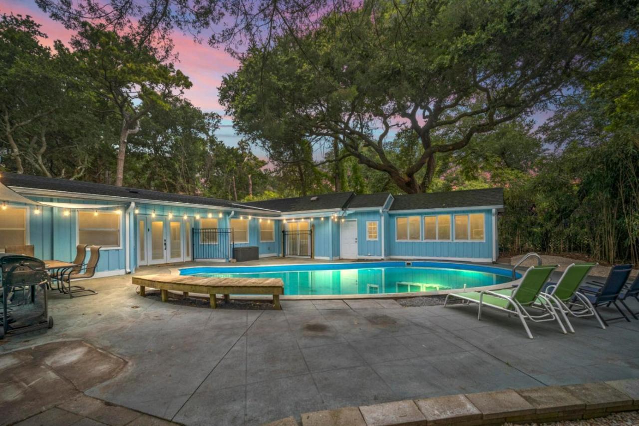 The Blue Lagoon Pine Knoll Shores Exterior photo